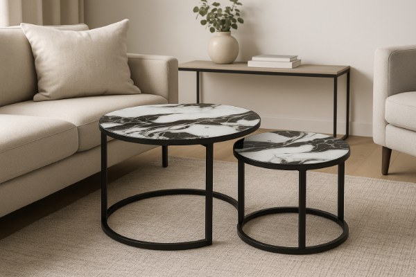 YZ113 - MESA DECORATIVA DOBLE PARA SALA EN VIDRIO TEMPLADO Y ESTRUCTURA METALICA NEGRA MEDIDAS 70 CM Y 50 CM